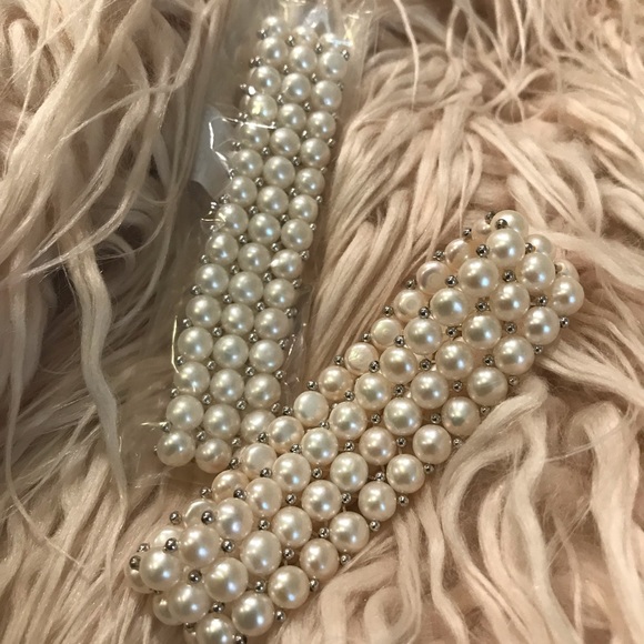 ✨✨NEW FRESH WATER PEARL BRACELET! - Picture 2 of 5